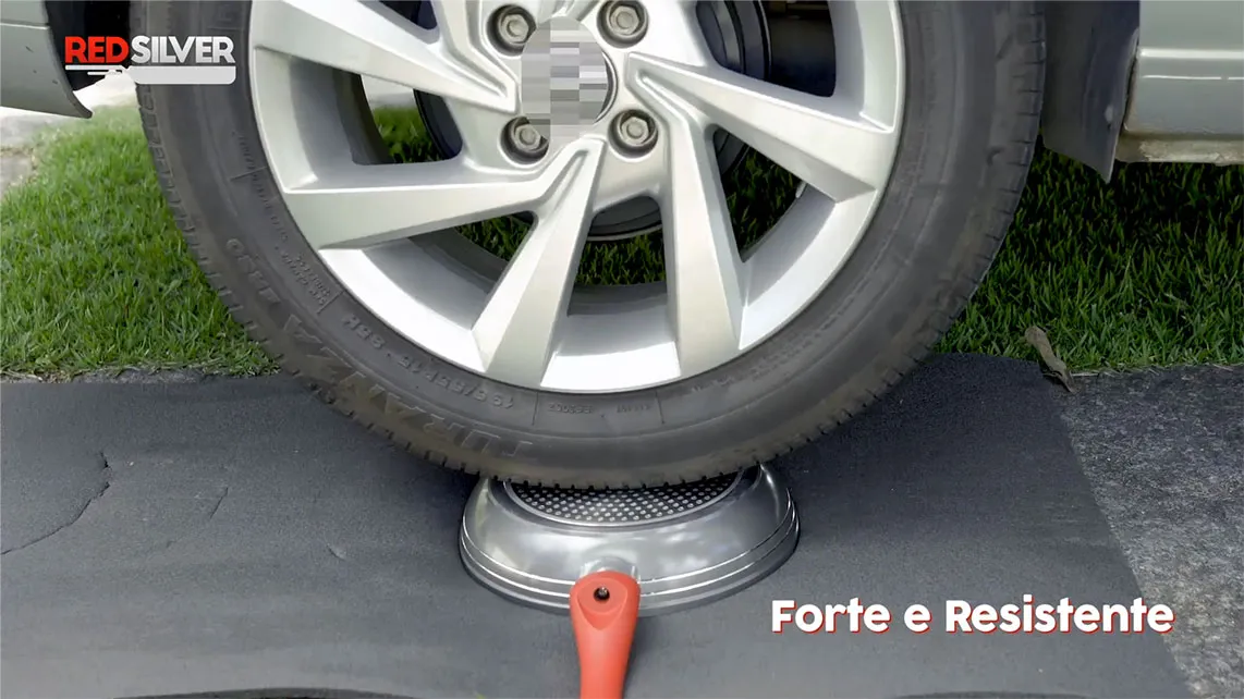RedSilver resiste ao peso de um carro